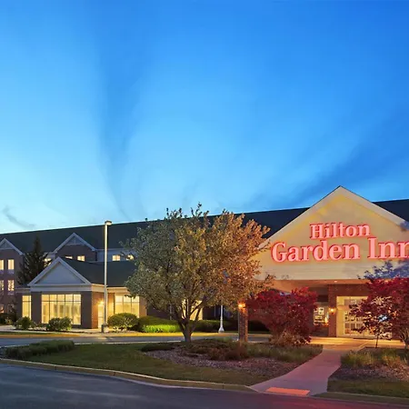 Hilton Garden Inn Milwaukee Northwest Conference Center-2